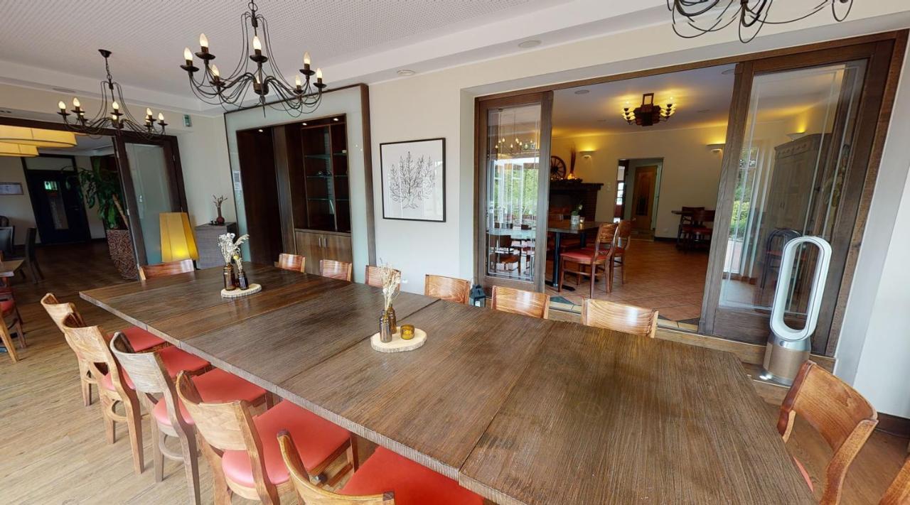 Hotel Paga - Parkgaststaette à Ehrenburg Extérieur photo