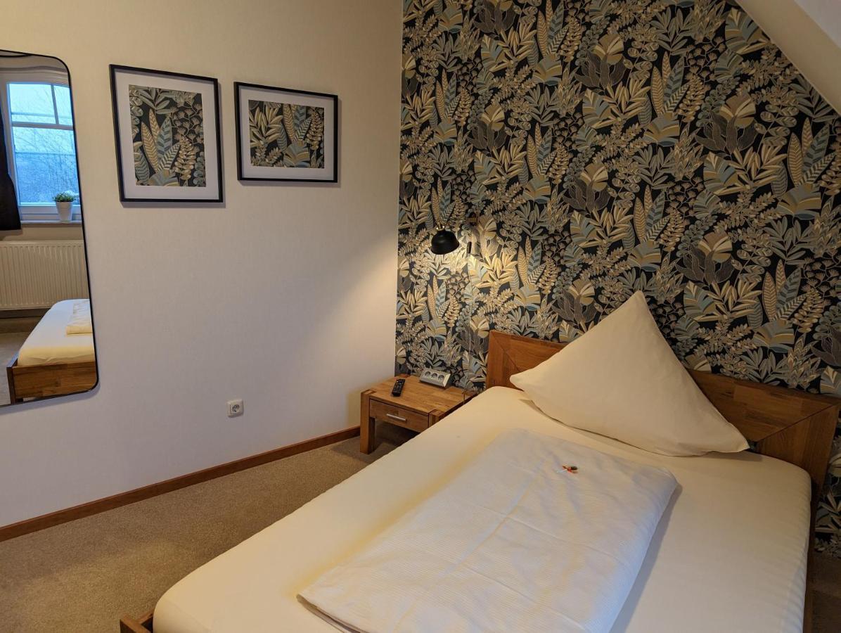 Hotel Paga - Parkgaststaette à Ehrenburg Extérieur photo
