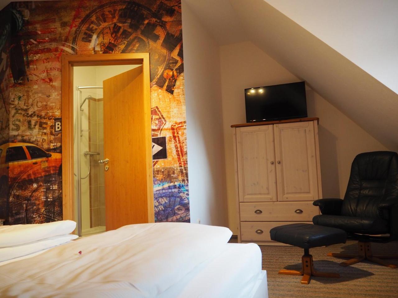 Hotel Paga - Parkgaststaette à Ehrenburg Extérieur photo